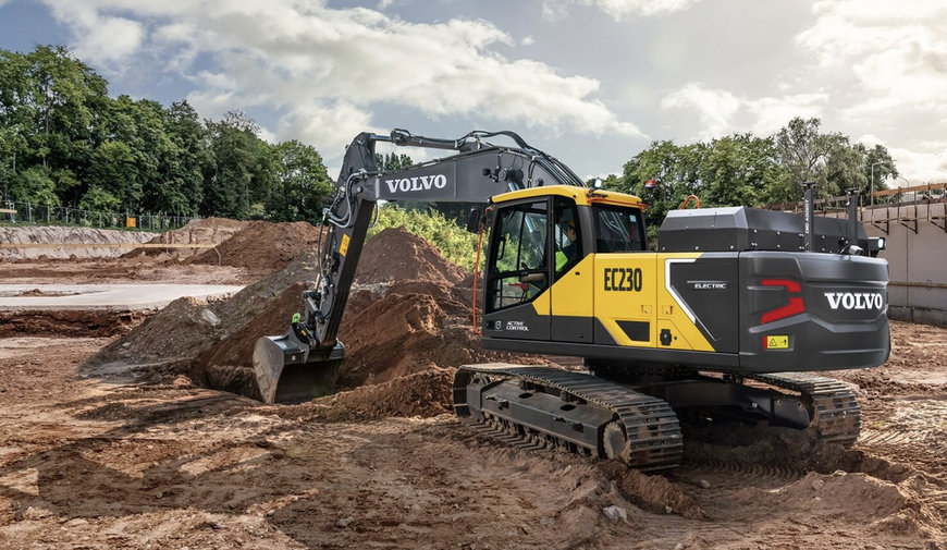 VOLVO CE LANCE LA PELLE EC230 ELECTRIC DE TAILLE MOYENNE EN EUROPE